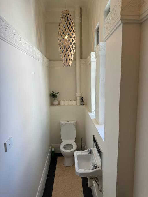 4 Large Bedroom Apartment In The City Hastings Exteriör bild