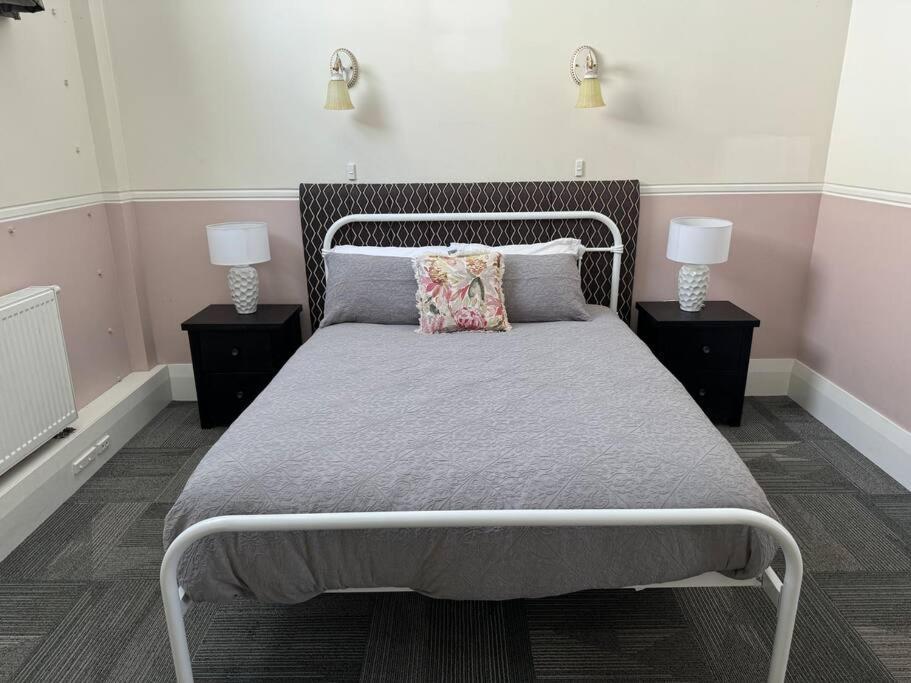 4 Large Bedroom Apartment In The City Hastings Exteriör bild