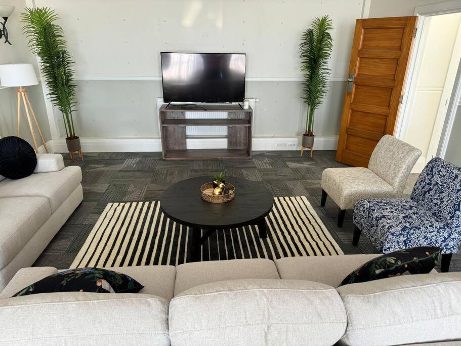 4 Large Bedroom Apartment In The City Hastings Exteriör bild