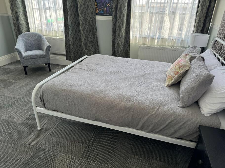 4 Large Bedroom Apartment In The City Hastings Exteriör bild