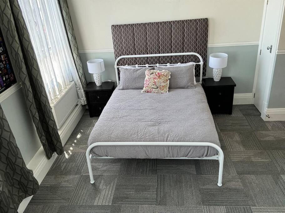 4 Large Bedroom Apartment In The City Hastings Exteriör bild