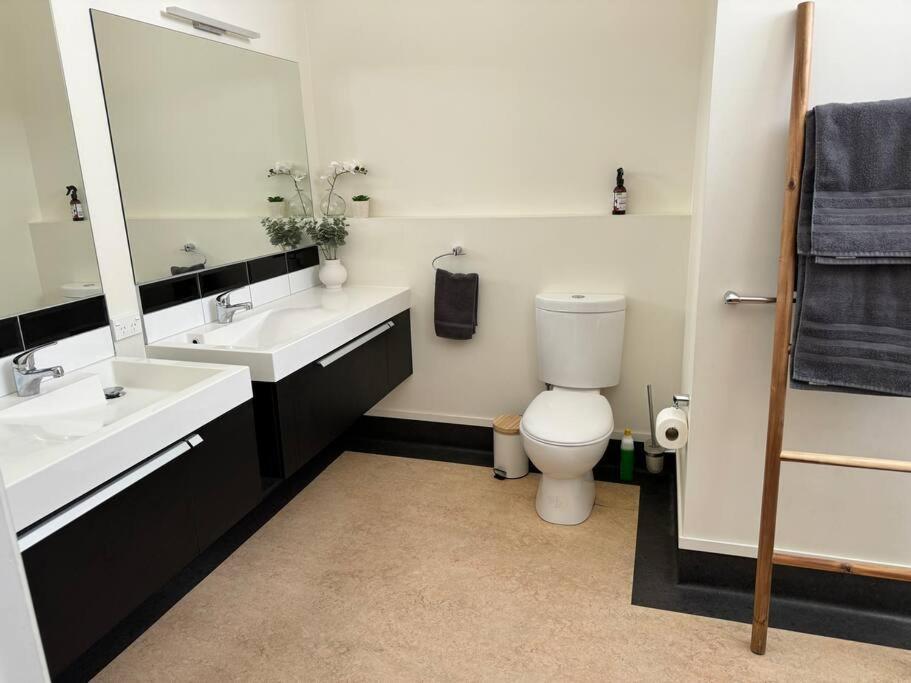 4 Large Bedroom Apartment In The City Hastings Exteriör bild